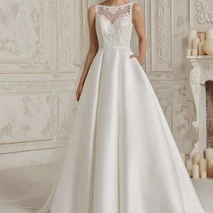 Monti- Pronovias Wedding Dress